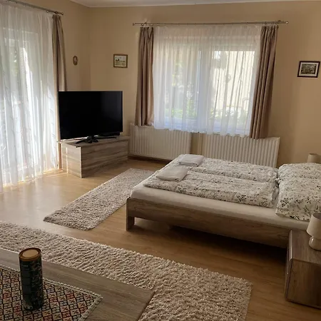 Gold Apartmann *