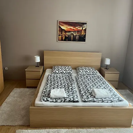 Gold Apartmann アパート ヘーヴィーズ