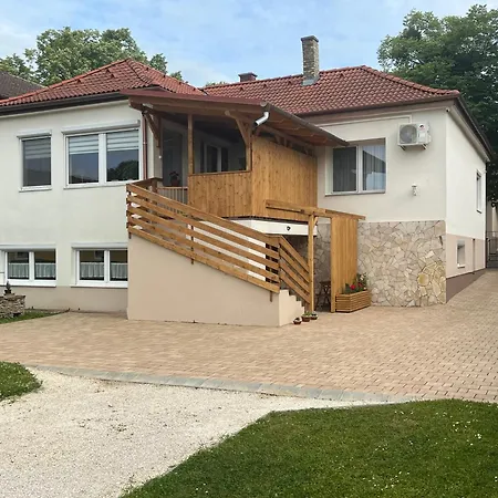 Gold Apartmann